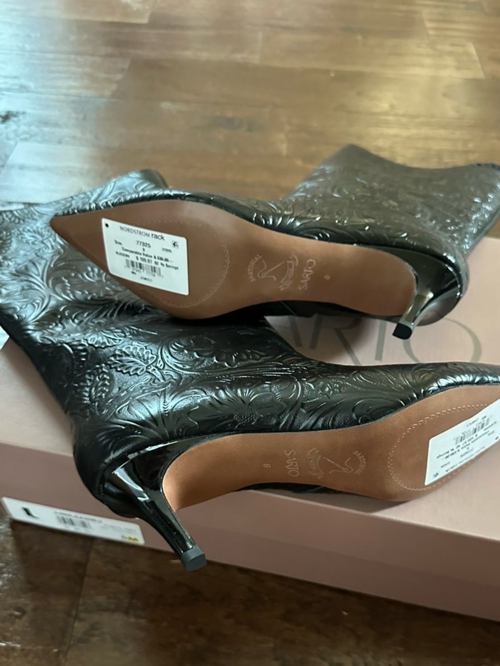 Franco Sarto Amari Floral Embossed Pointed
Toe Boot black size 8 New - Picture 11 of 16